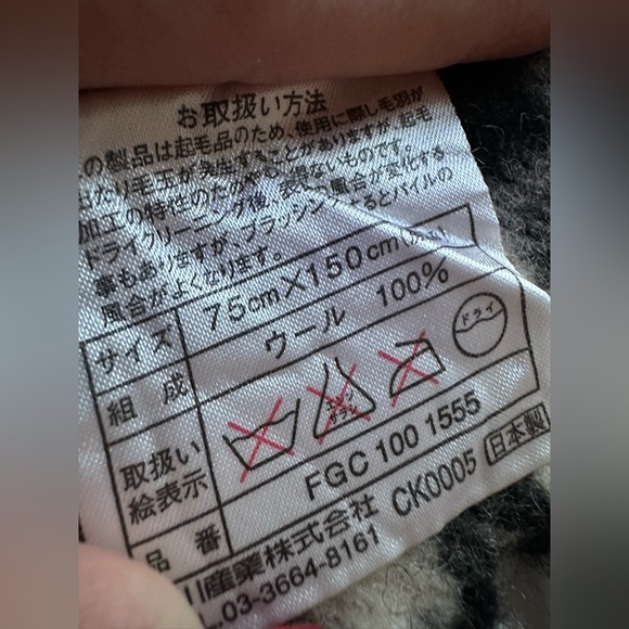 Authentic Burberry Classic Nova Check Scarf, lap blanket, shawl 100% pure wool - Picture 15 of 15